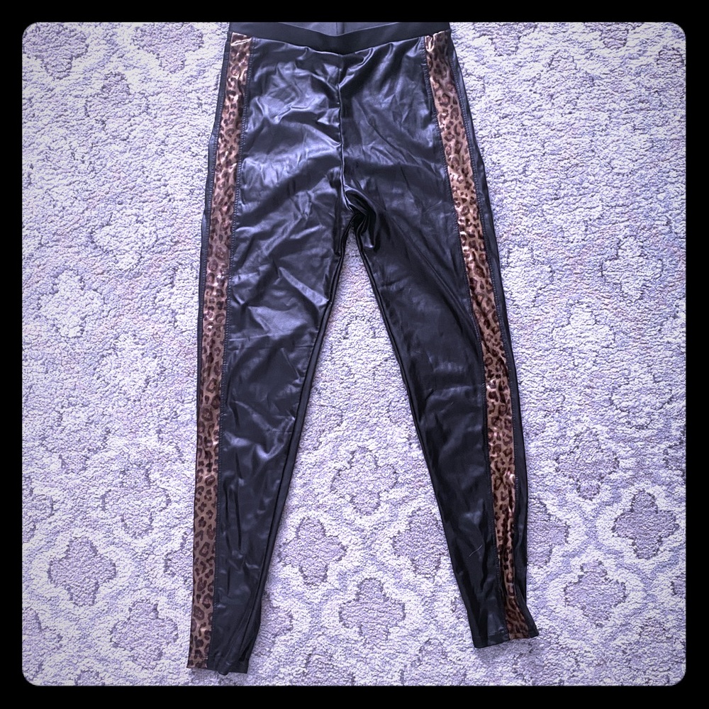 🌸 2 for $15🌸 PVC Leggings with leopard print